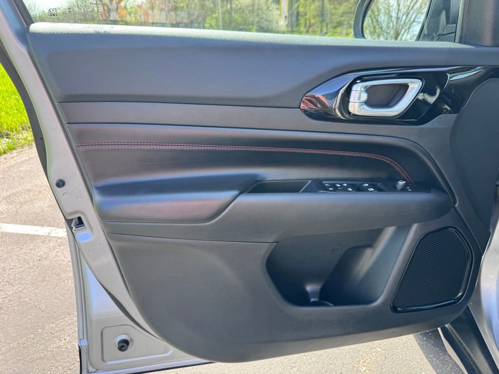 Used 2022 Jeep Compass Trailhawk AWD/4WD image 23