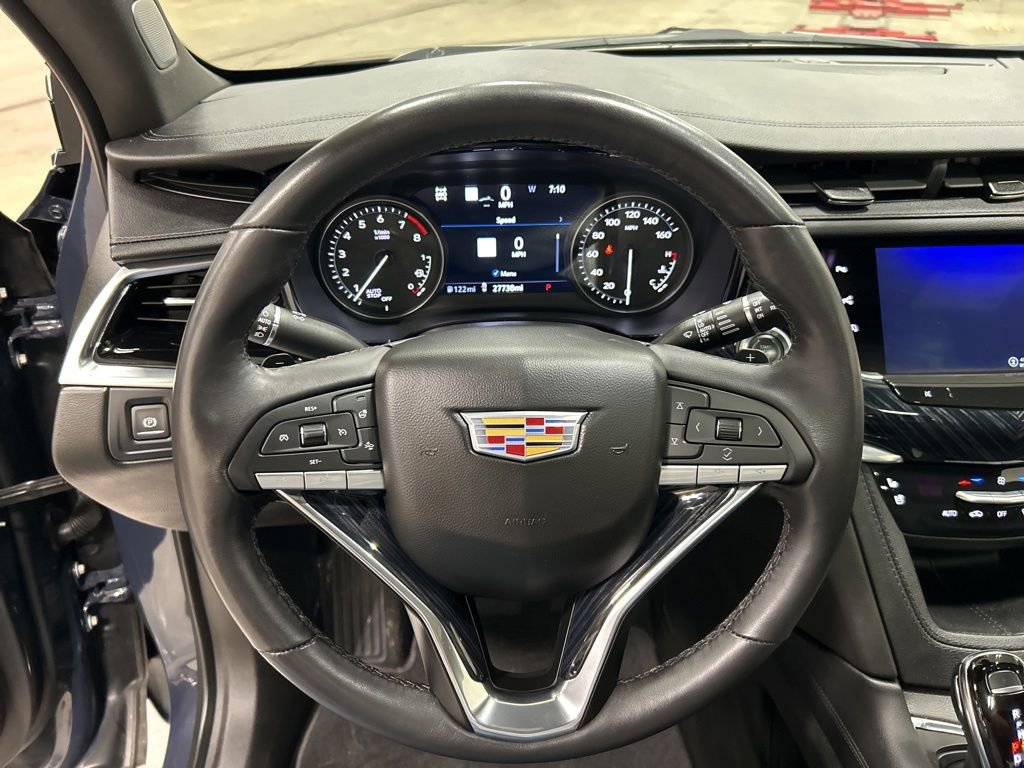 Used 2024 Cadillac XT6 Premium Luxury w/ Technology Package image 17