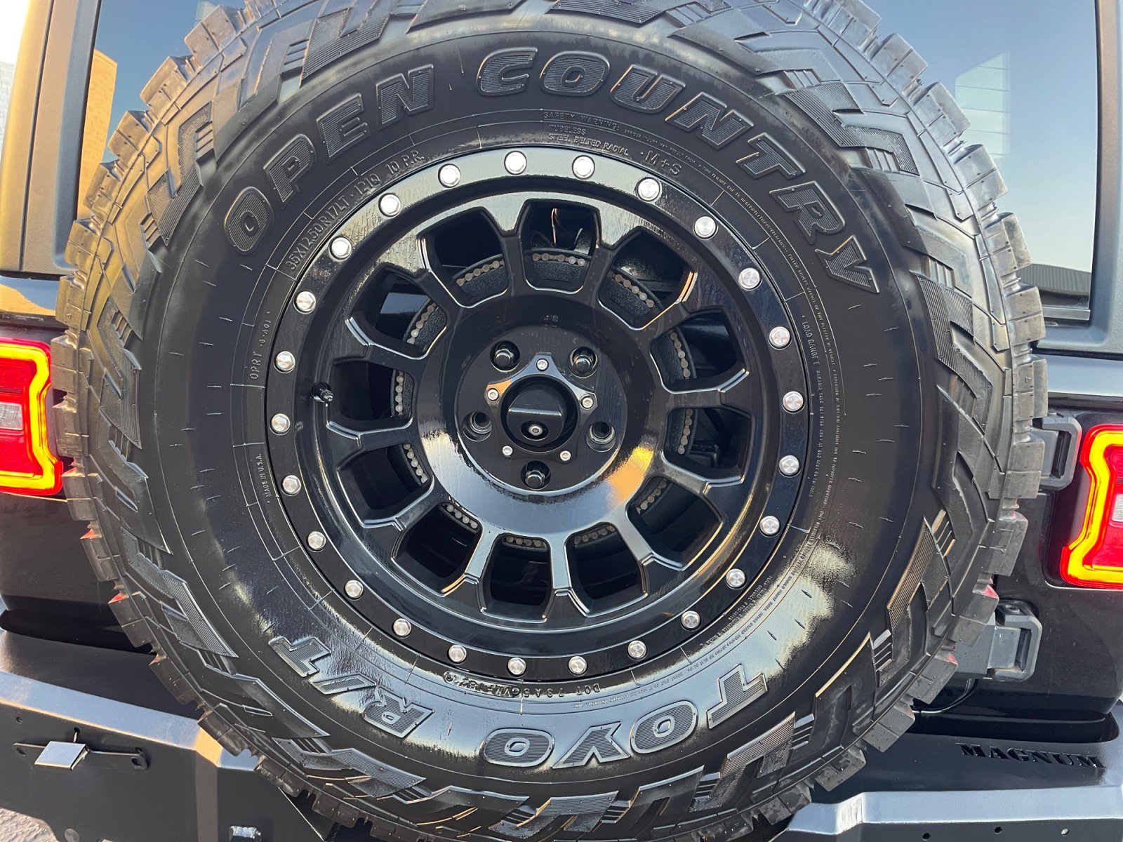 Used 2021 Jeep Wrangler Unlimited Rubicon AWD/4WD image 31