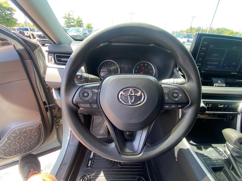 Used 2020 Toyota RAV4 XLE FWD image 13