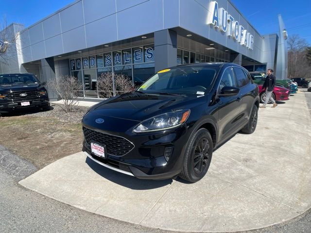 Certified 2020 Ford Escape SE image 4