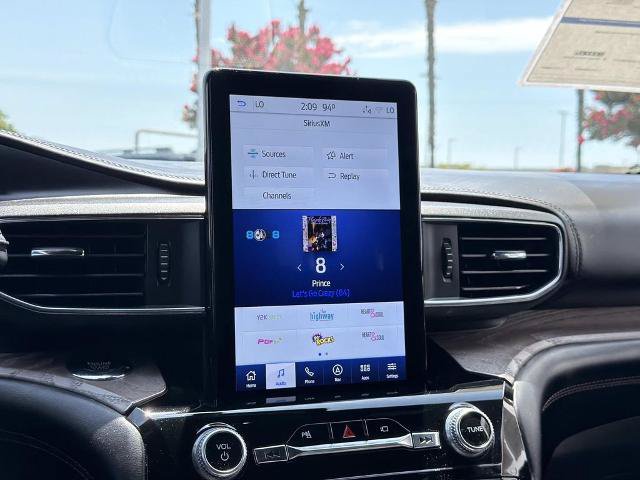 Certified 2022 Ford Explorer Platinum w/ Technology Package AWD/4WD image 14