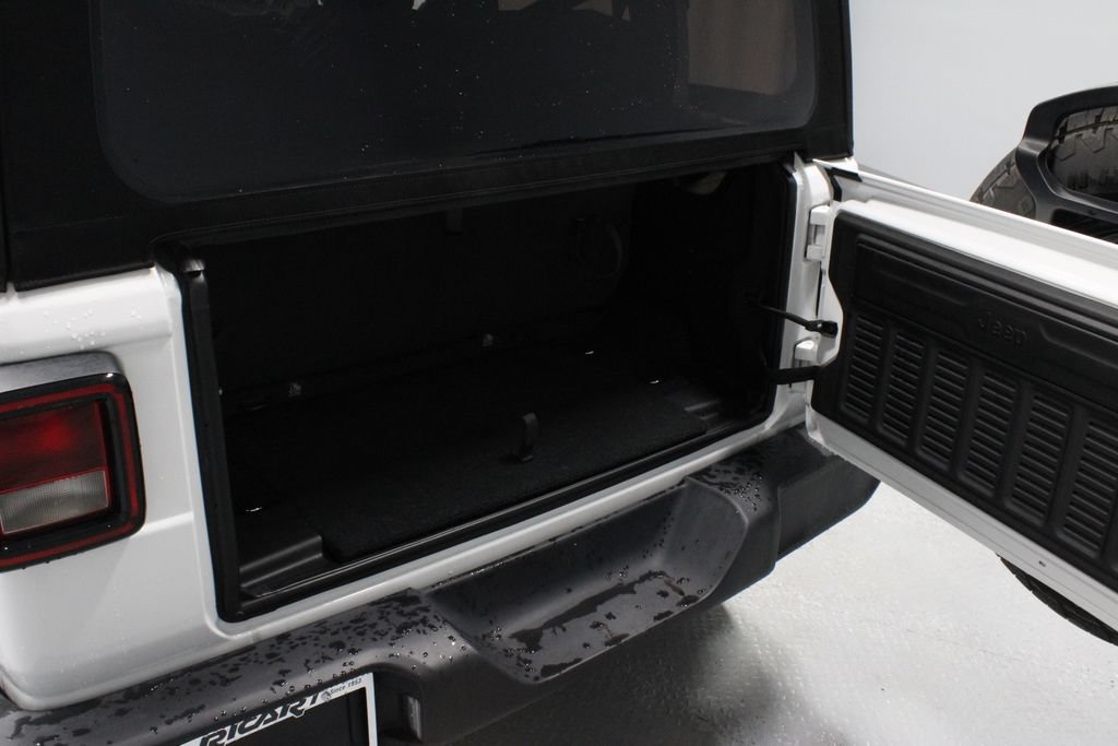 Used 2024 Jeep Wrangler Sport AWD/4WD image 17