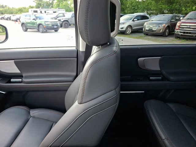 Certified 2025 Ford Expedition Active AWD/4WD image 24