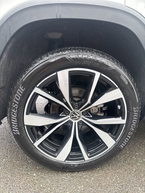 Used 2024 Volkswagen Atlas SEL Premium R-Line AWD/4WD image 10