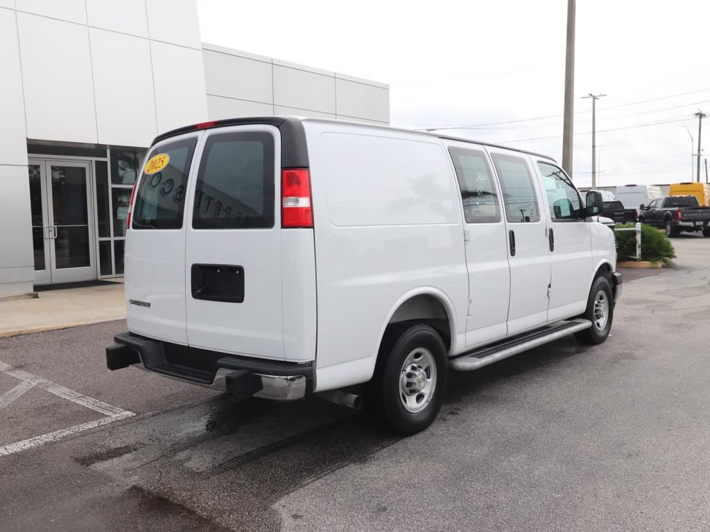 Used 2025 Chevrolet Express 2500 w/ Driver Convenience Package RWD image 15