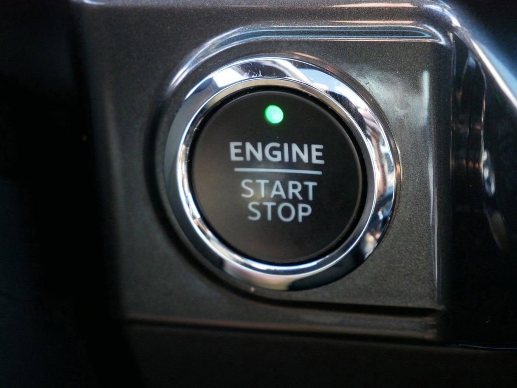 Certified 2022 Ford F150 XLT w/ Equipment Group 302A High image 24