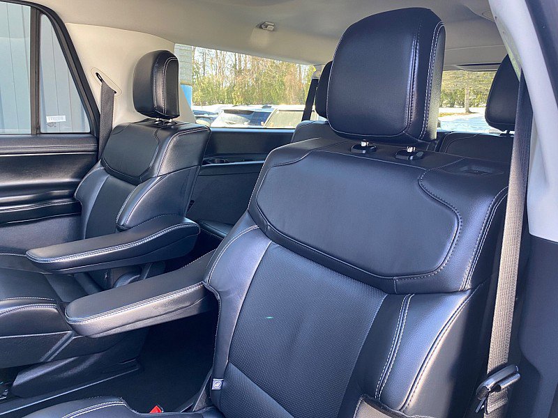 Certified 2025 Ford Expedition Max Platinum image 36