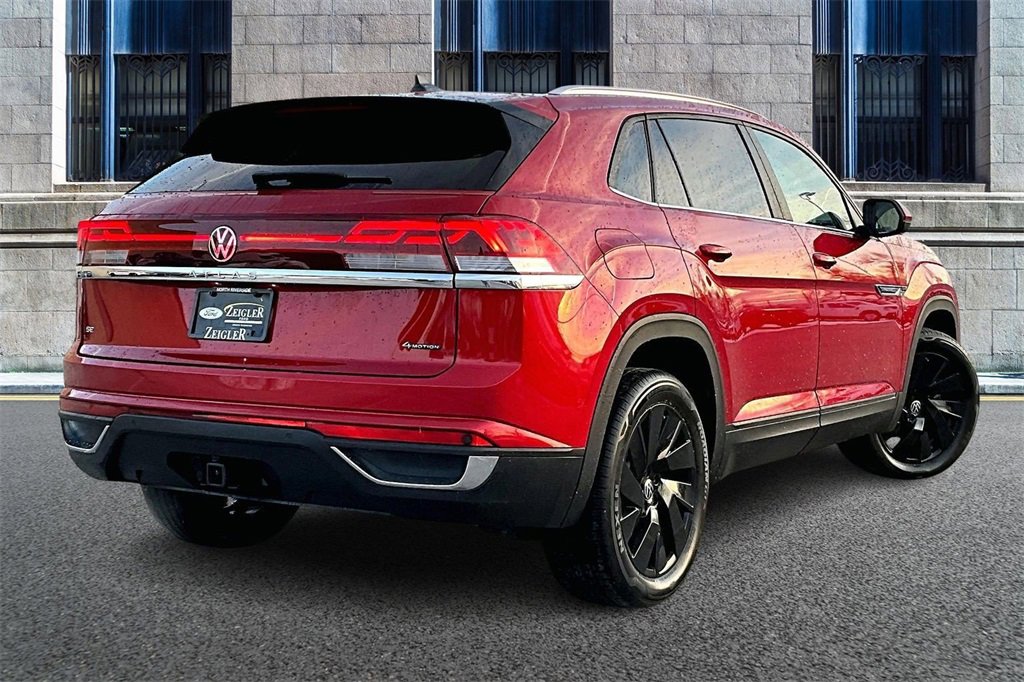 Used 2024 Volkswagen Atlas Cross Sport SE w/ Panoramic Sunroof Package image 11