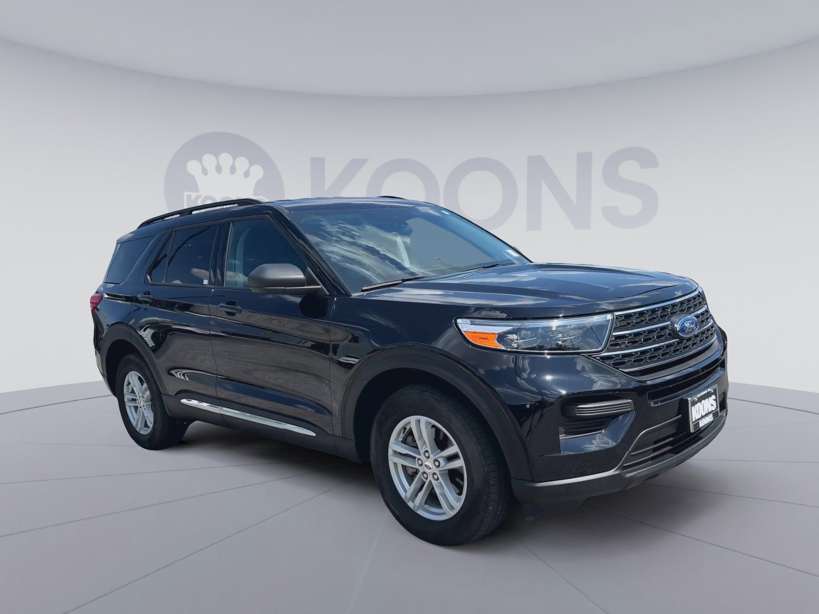Certified 2023 Ford Explorer XLT AWD/4WD image 2