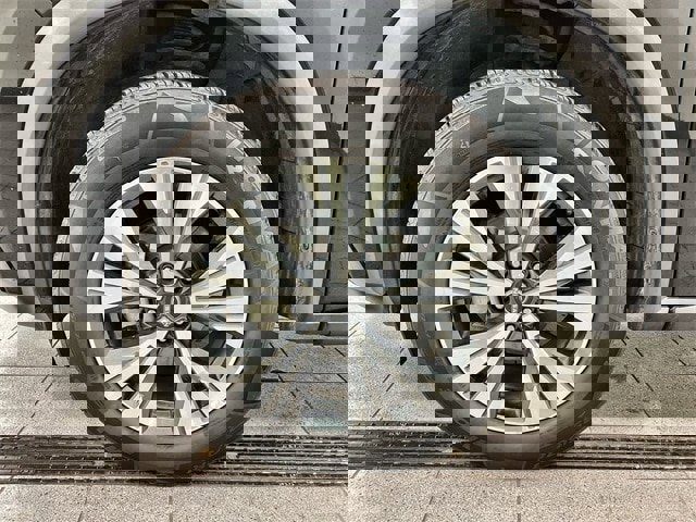 Used 2023 Nissan Rogue SV image 5