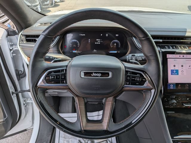 Used 2023 Jeep Grand Cherokee L Summit w/ Luxury Tech Group V AWD/4WD image 9