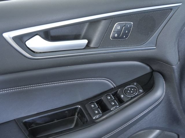 Certified 2018 Ford Edge Titanium AWD/4WD image 18