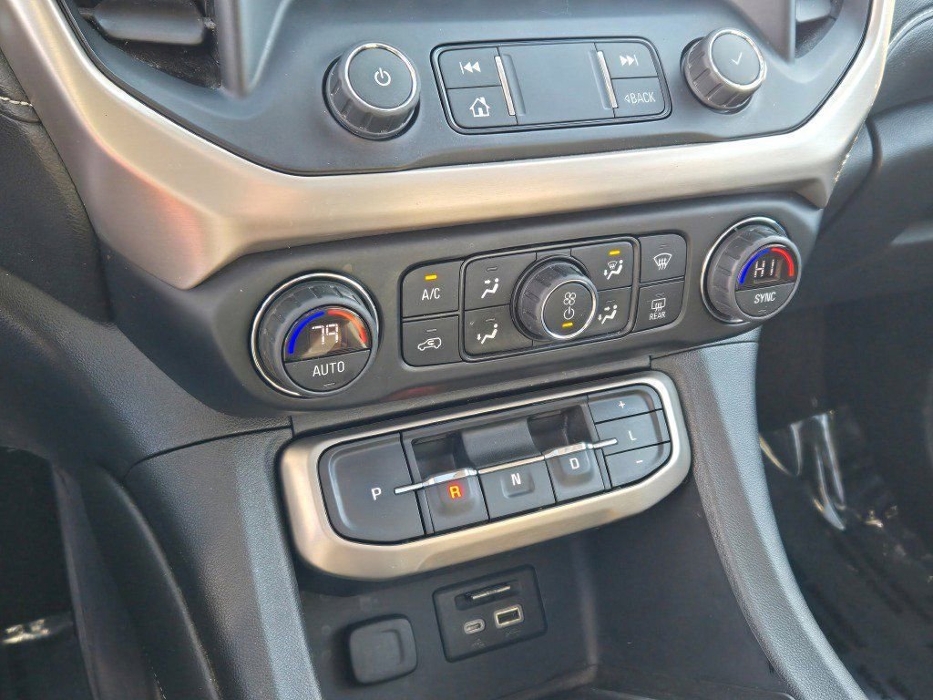 Used 2021 GMC Acadia Denali w/ Denali Ultimate Package image 29