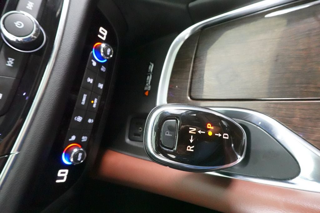Used 2018 Buick Enclave Avenir w/ Avenir Technology Package AWD/4WD image 17