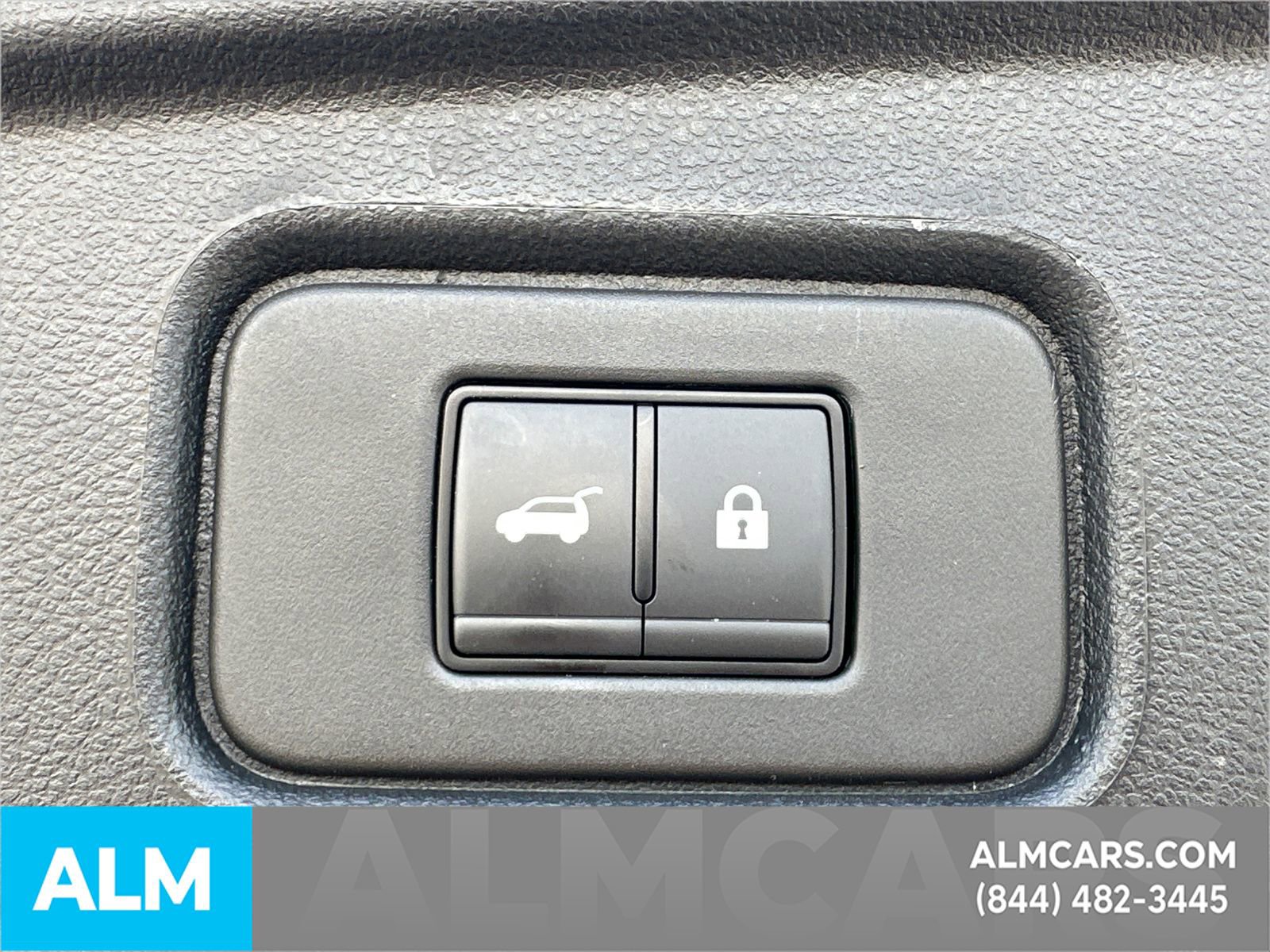 Used 2025 Nissan Pathfinder Platinum FWD image 40