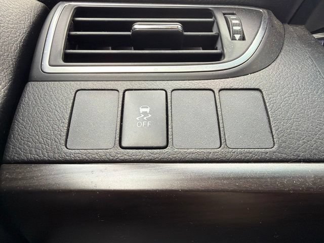 Used 2017 Toyota Camry LE FWD image 19