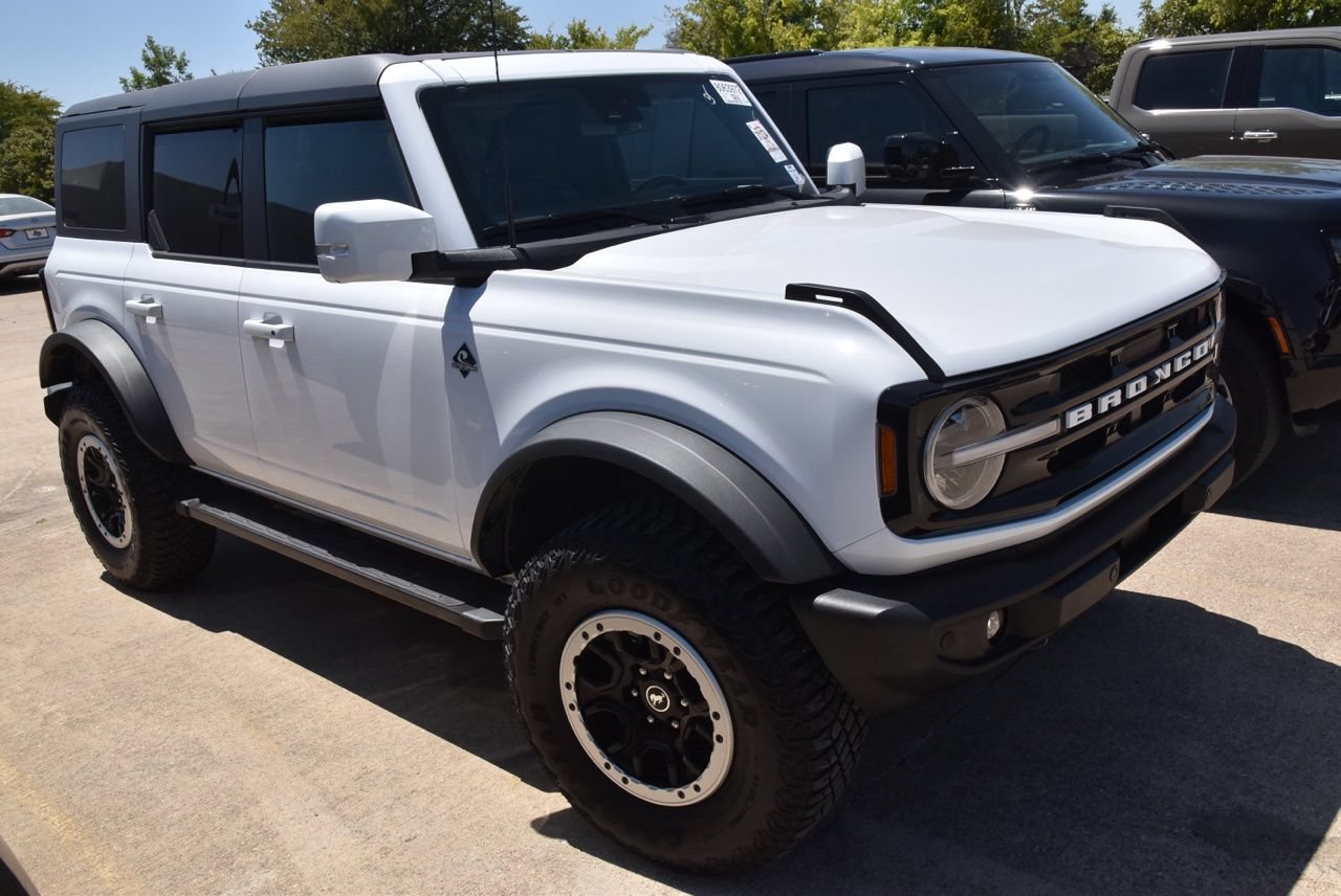 Certified 2024 Ford Bronco Outer Banks w/ Sasquatch Package AWD/4WD image 5