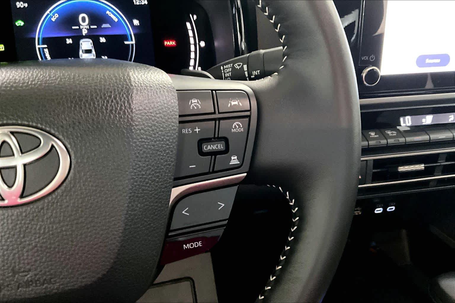 Used 2026 Toyota Camry SE FWD image 24