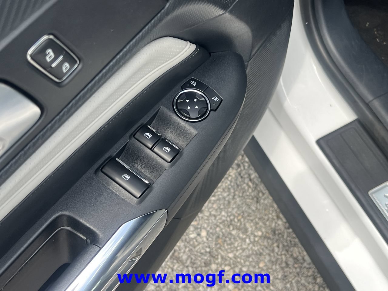 Certified 2024 Ford Mustang Premium RWD image 18