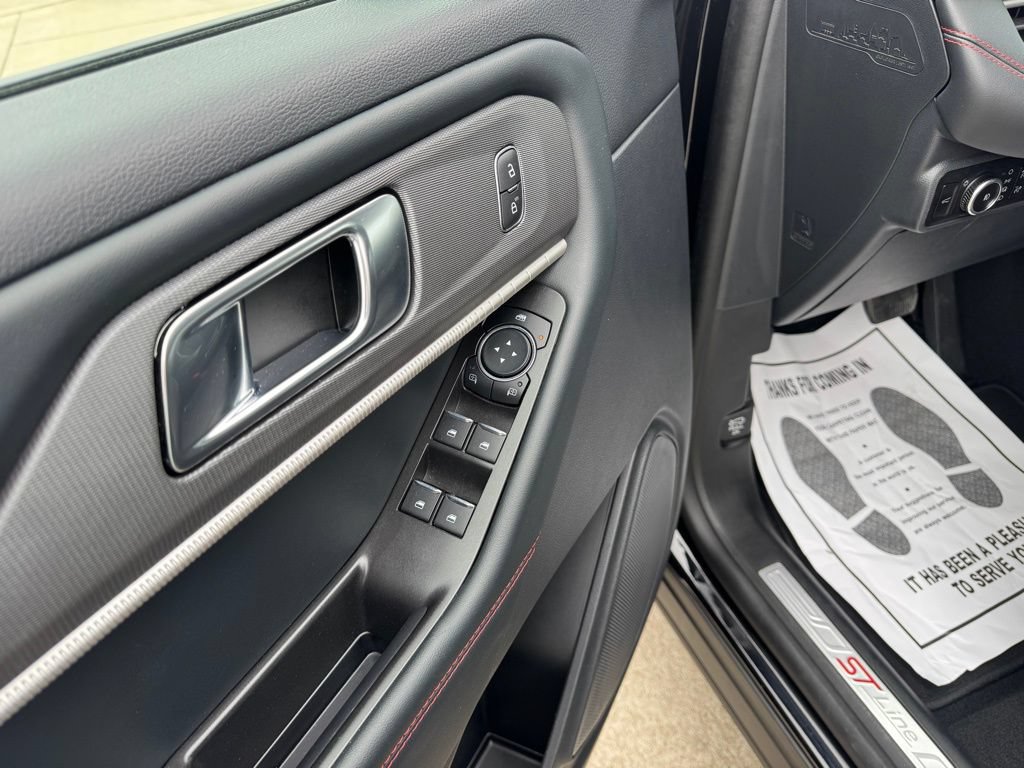 Certified 2025 Ford Explorer ST-Line AWD/4WD image 8
