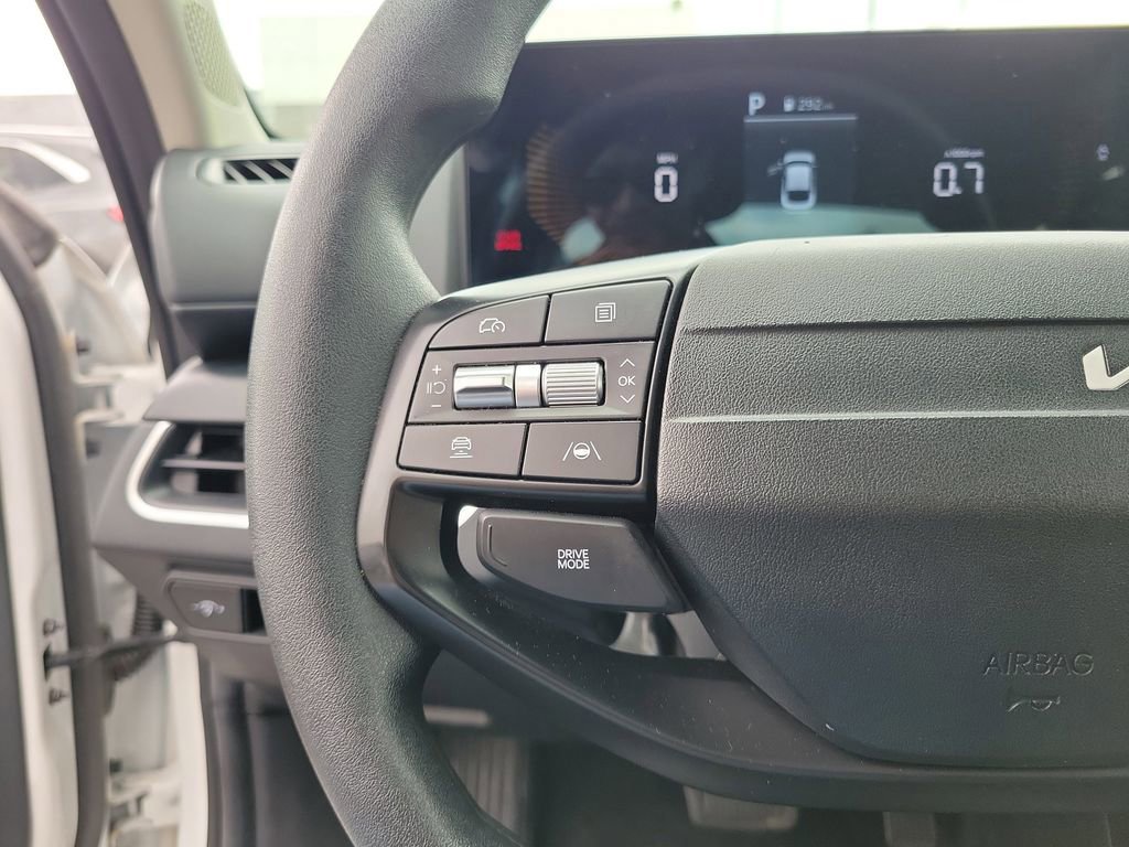 Used 2025 Kia K4 LXS image 25