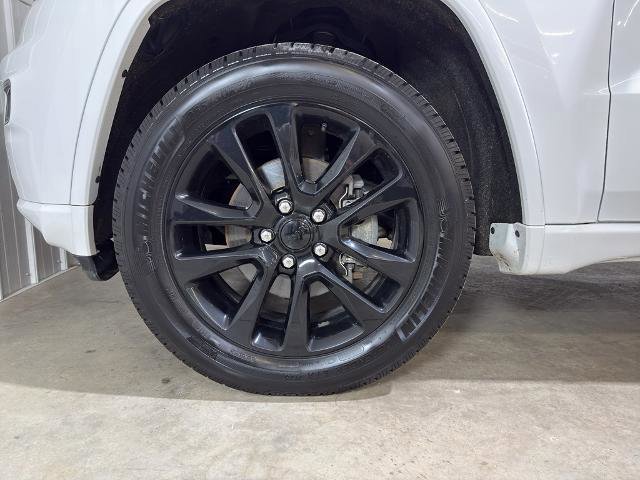 Used 2019 Jeep Grand Cherokee Altitude image 14