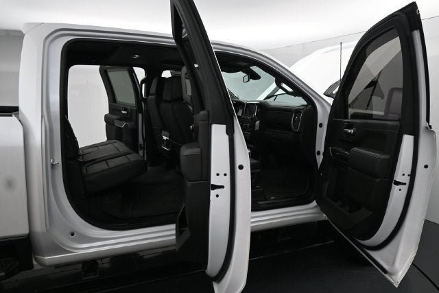 Used 2022 Chevrolet Silverado 2500 LTZ w/ LTZ Plus Package AWD/4WD image 13