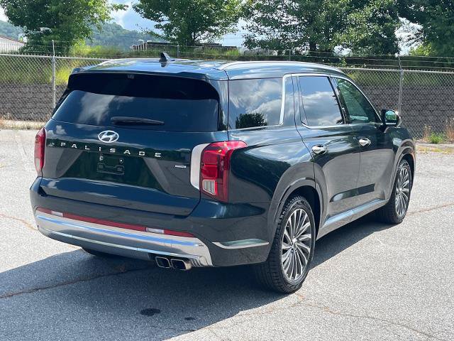 Used 2024 Hyundai Palisade Calligraphy AWD/4WD image 3