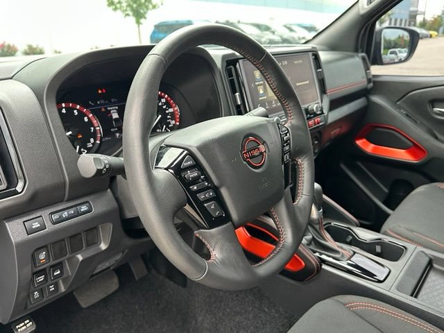 Used 2025 Nissan Frontier PRO-4X AWD/4WD image 35