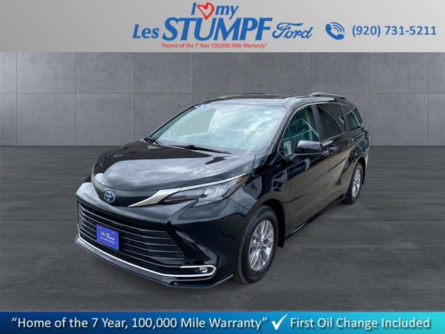 Used 2024 Toyota Sienna XLE w/ XLE Plus Package FWD image 1