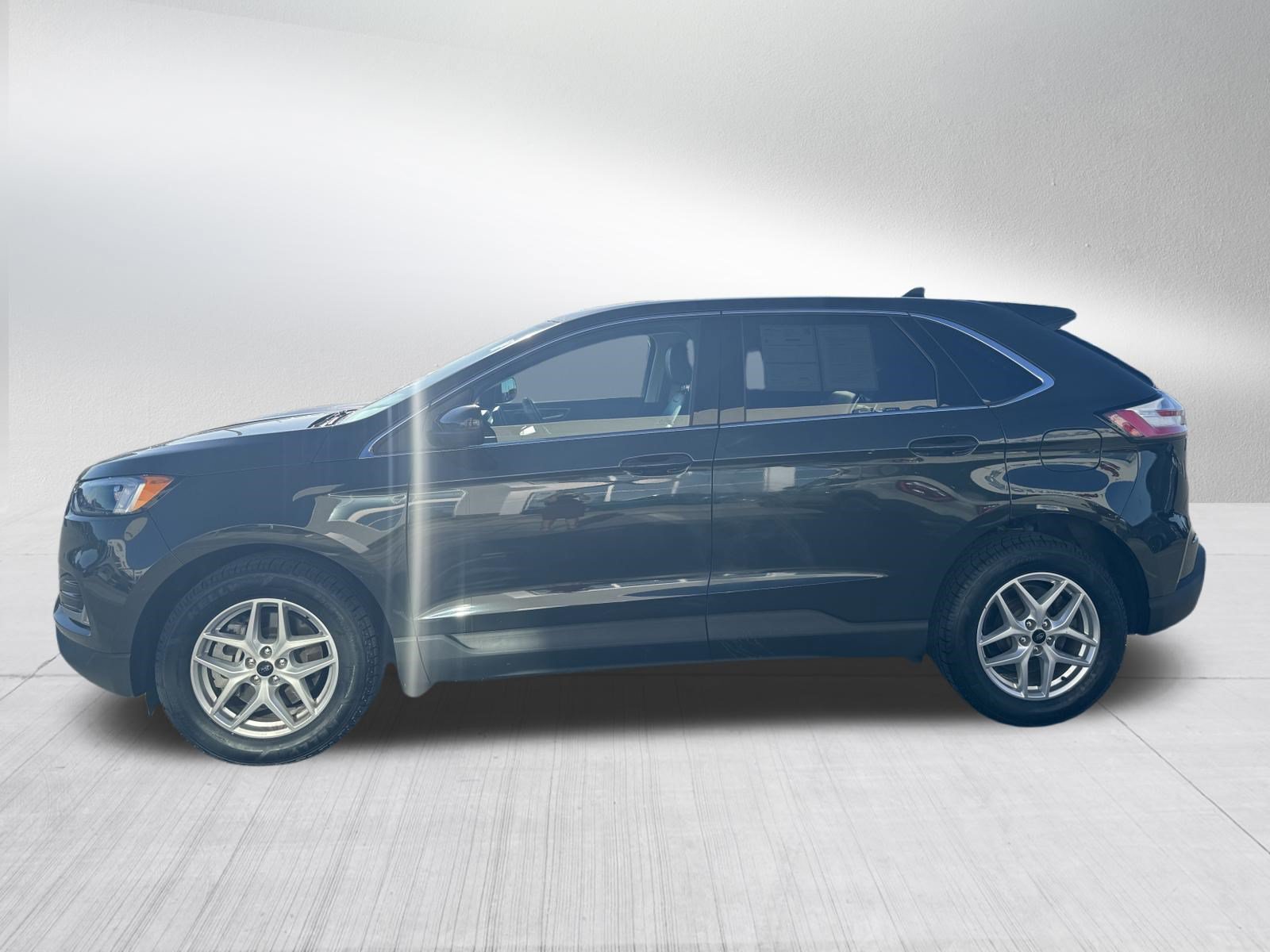 Certified 2023 Ford Edge SEL w/ Convenience Package AWD/4WD image 4