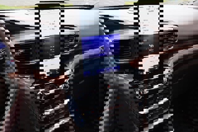 Certified 2022 Ford Explorer King Ranch w/ Technology Package image 28