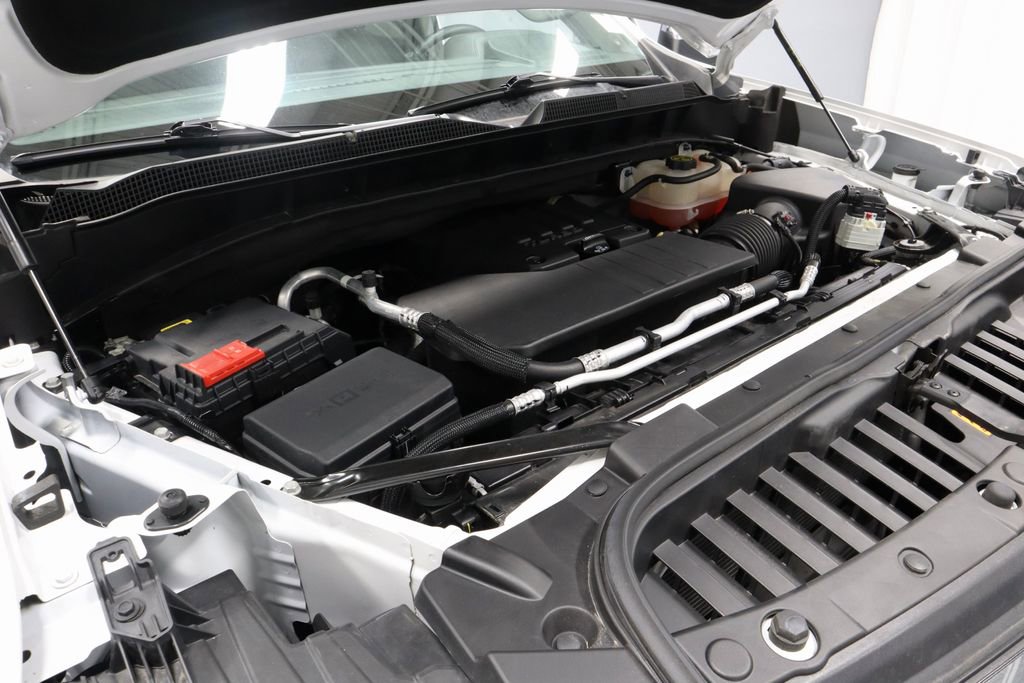 Used 2023 Chevrolet Silverado 1500 LT AWD/4WD image 16