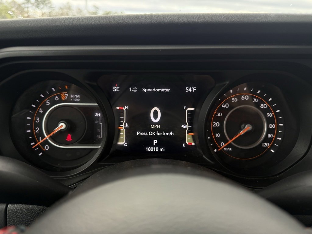 Used 2024 Jeep Gladiator Rubicon w/ Technology Group image 15