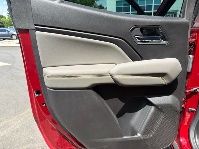 Used 2025 Chevrolet Colorado ZR2 w/ Technology Package AWD/4WD image 21