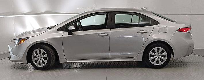 Used 2024 Toyota Corolla LE image 2