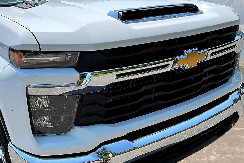 Used 2025 Chevrolet Silverado 2500 LT w/ Convenience Package AWD/4WD image 36