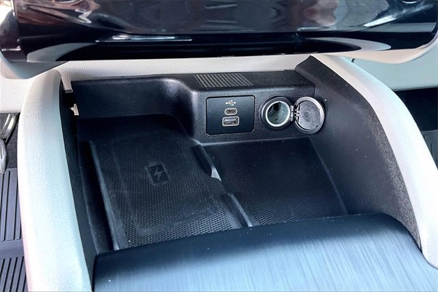 Certified 2025 Ford Escape Platinum image 22