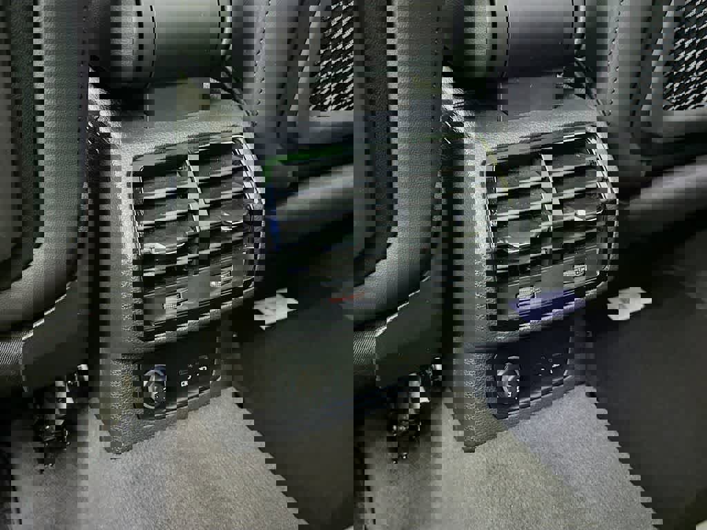 Used 2024 Audi Q3 2.0T Premium image 13