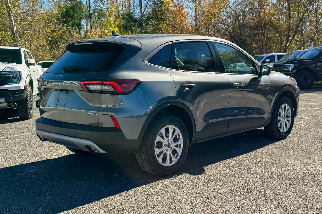 Certified 2025 Ford Escape Active AWD/4WD image 3