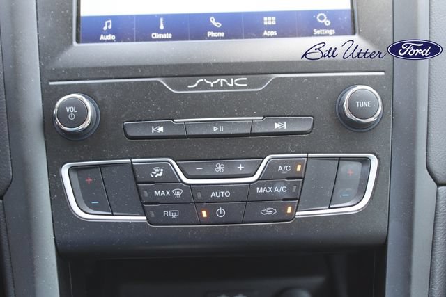 Certified 2020 Ford Fusion SE w/ Equipment Group 151A FWD image 17
