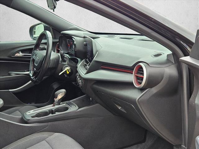 Used 2024 Chevrolet Trax RS FWD image 16