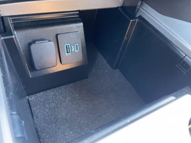 Certified 2023 Ford Explorer Platinum AWD/4WD image 17