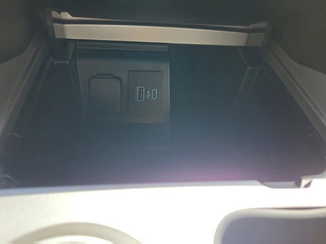 Certified 2020 Ford Explorer XLT w/ Equipment Group 202A image 30