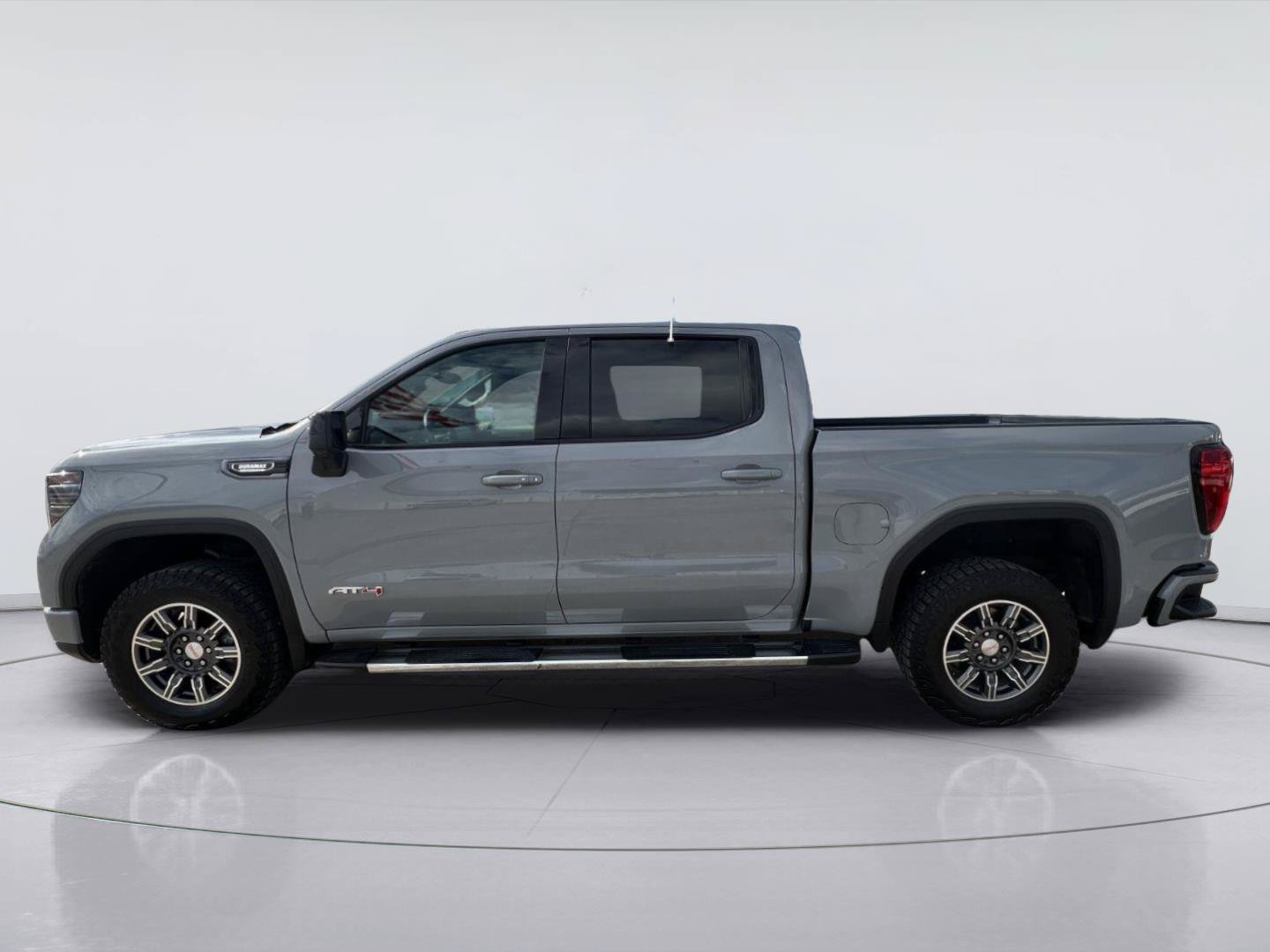 Used 2024 GMC Sierra 1500 AT4 w/ Technology Package AWD/4WD image 6