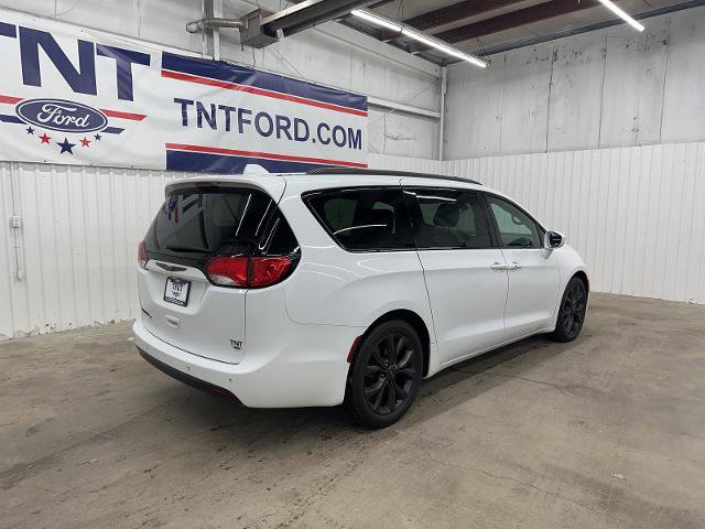 Used 2018 Chrysler Pacifica Touring Plus w/ S Appearance Package image 8