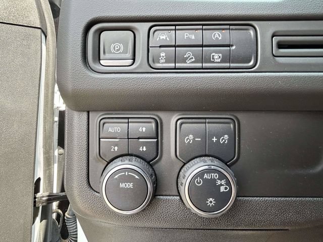 Used 2024 Chevrolet Tahoe Z71 w/ Luxury Package AWD/4WD image 26
