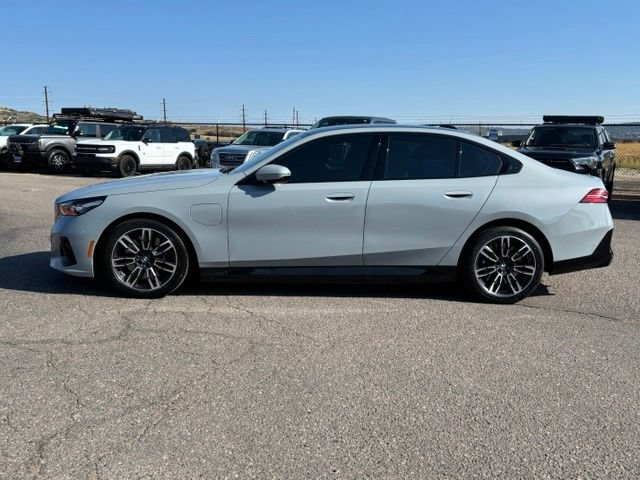 Used 2026 BMW 550e xDrive AWD/4WD image 2
