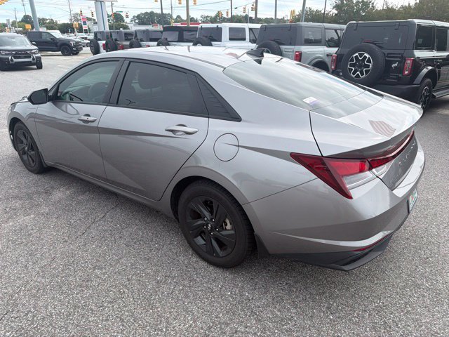 Used 2023 Hyundai Elantra SEL FWD image 5